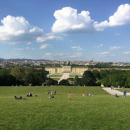 3 Rooms Sunny Apartments-Schoenbrunn, 100M2 With Balcony Viena Exterior foto