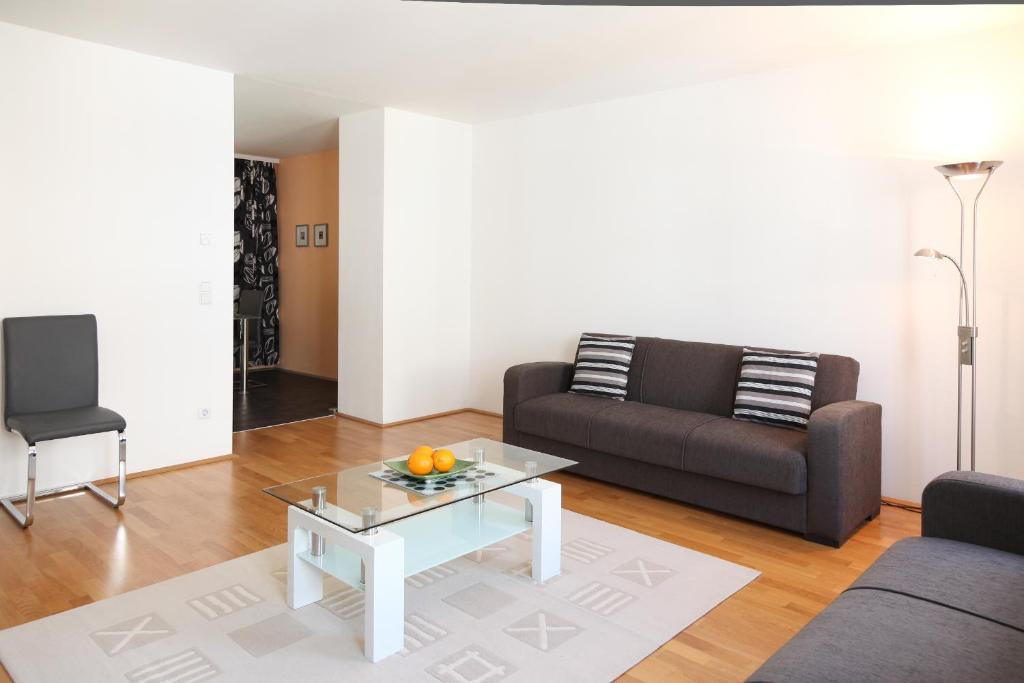 3 Rooms Sunny Apartments-Schoenbrunn, 100M2 With Balcony Viena Habitación foto